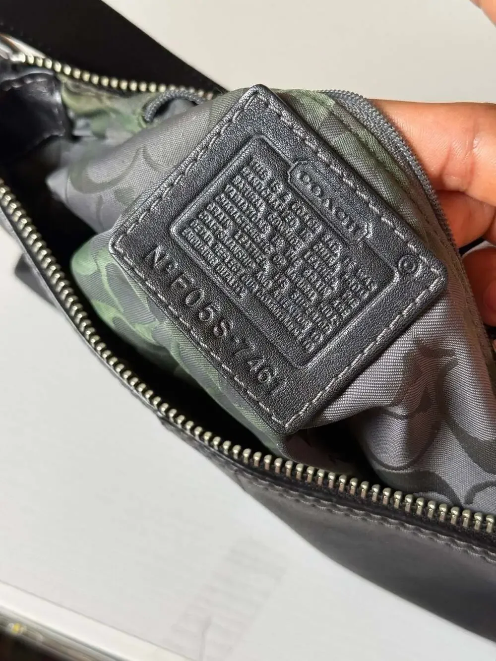 COACH Y2K Vintage Hampton Demi Leather Small Black Hobo Shoulder Bag Purse 8A64